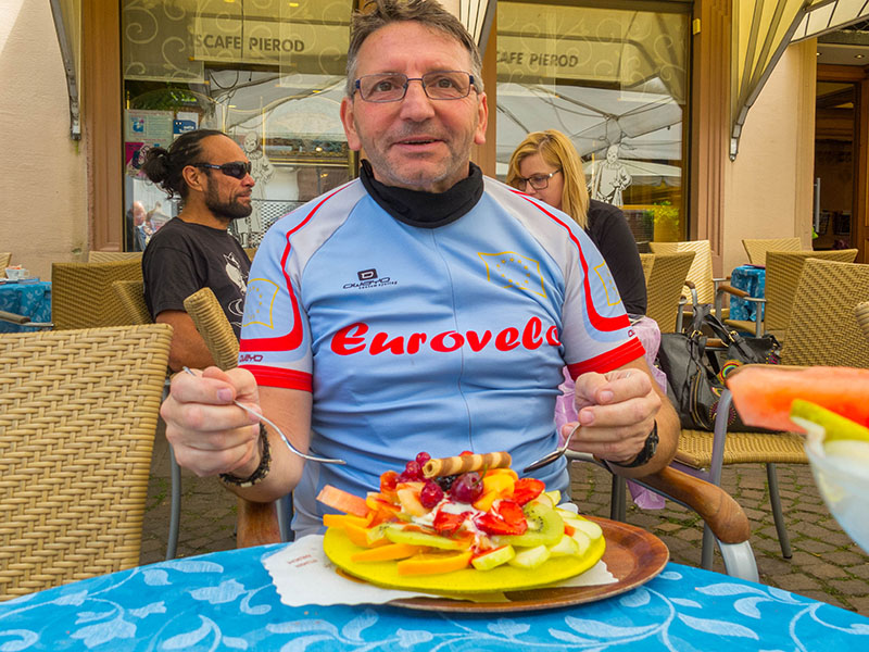 Und dafür den ganzen Umweg? Da hätten wir einfacher hinkommen können ;-)
