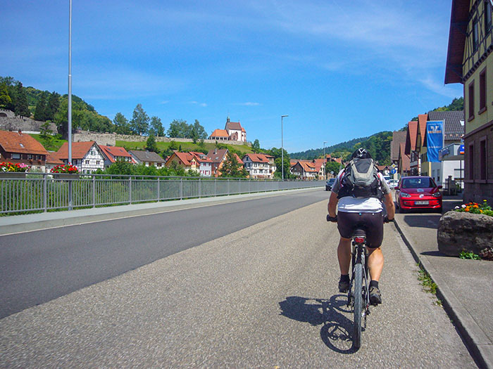 Fahrt durch Hilpertsau