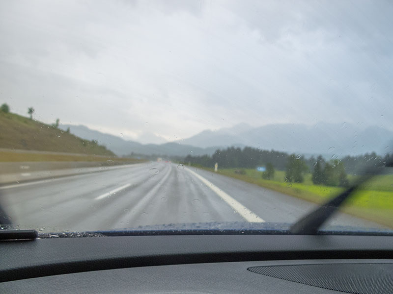Ab Bayern und durch Österreich ist das Wetter besch ...