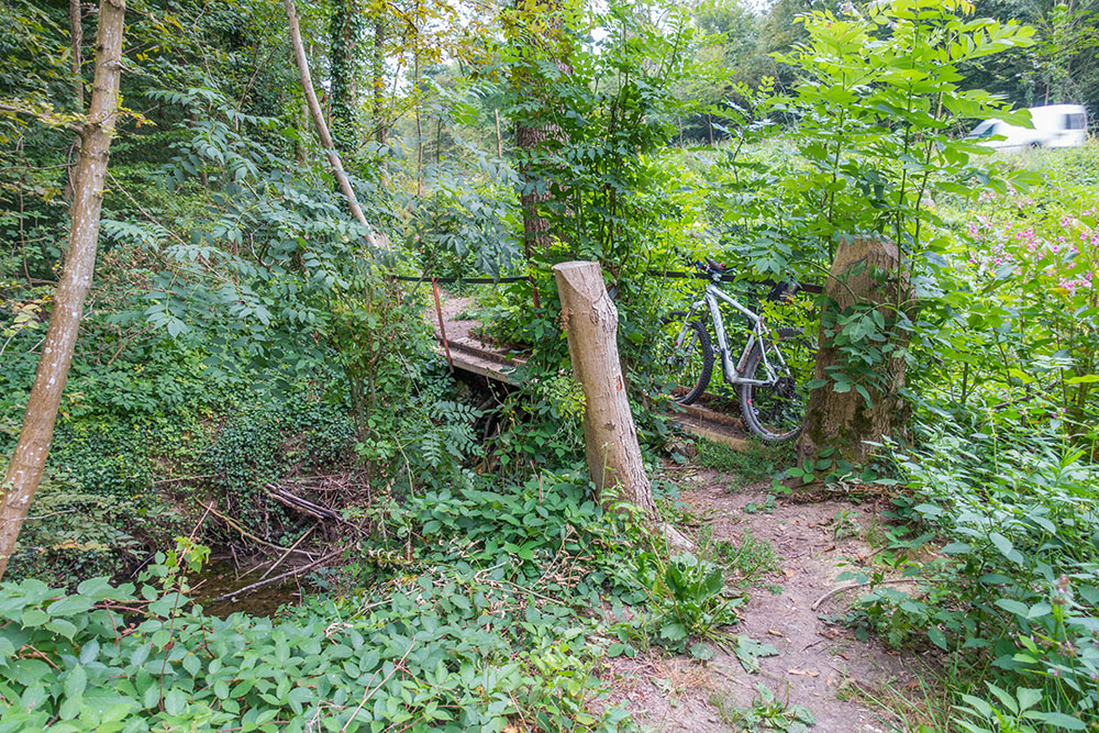 Versteckte Brücke