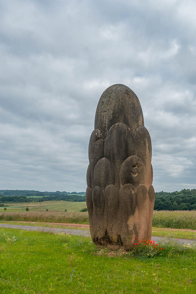 Skulptur am Wegesrand