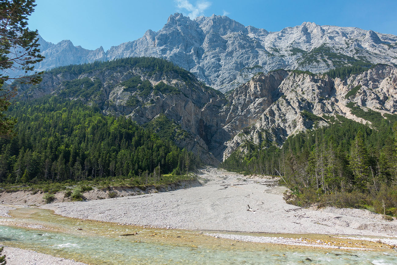 Schönes Bergmassiv 