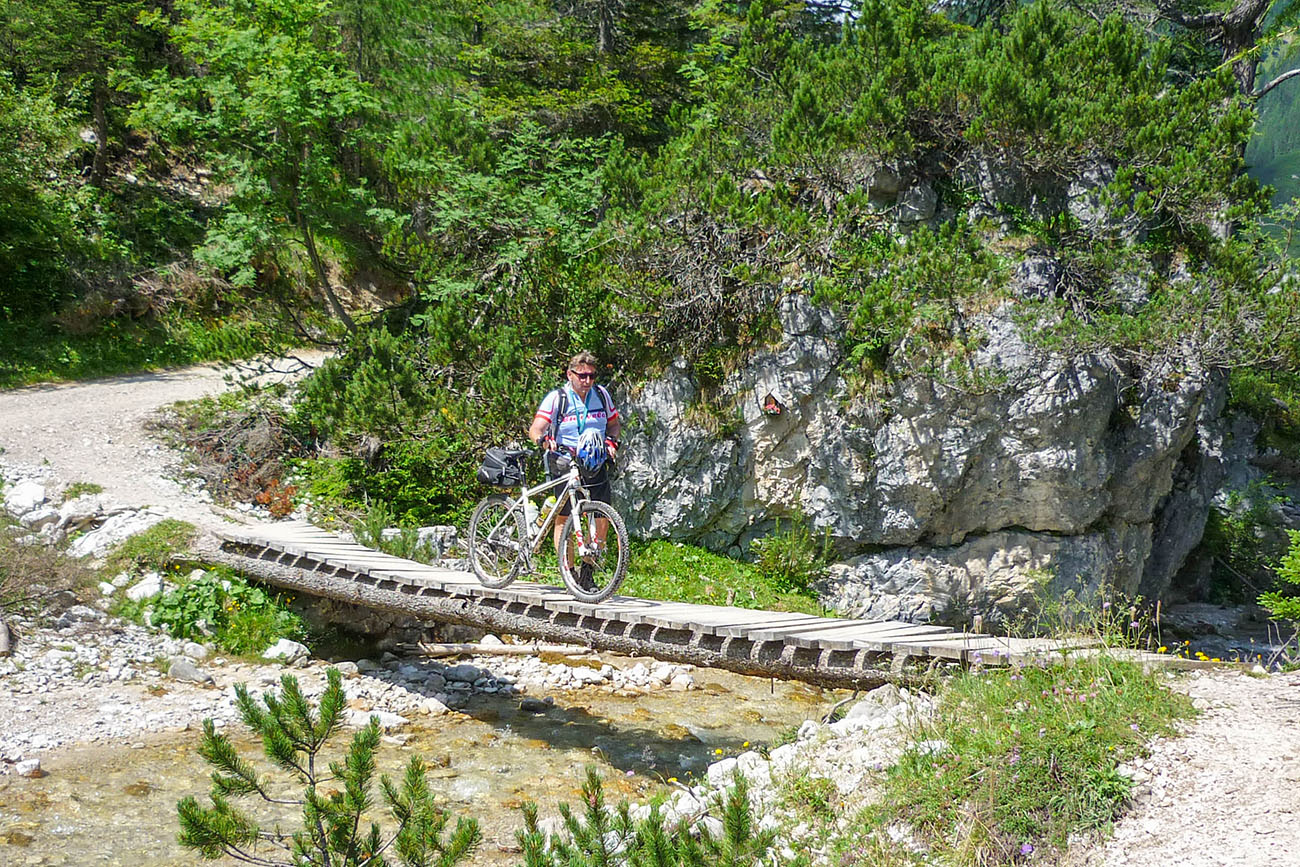 Trockenen Fußes über den Bach