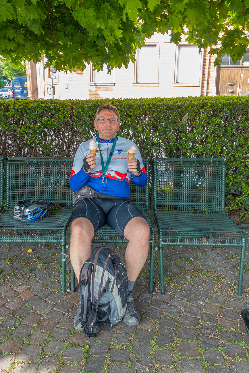 Eis in Ettlingen - da sollte man eigentlich lächeln ;-) 