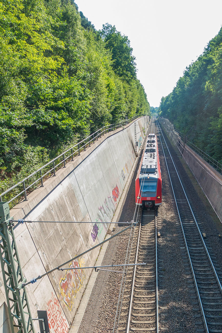 ... mit zugehöriger Bahn 