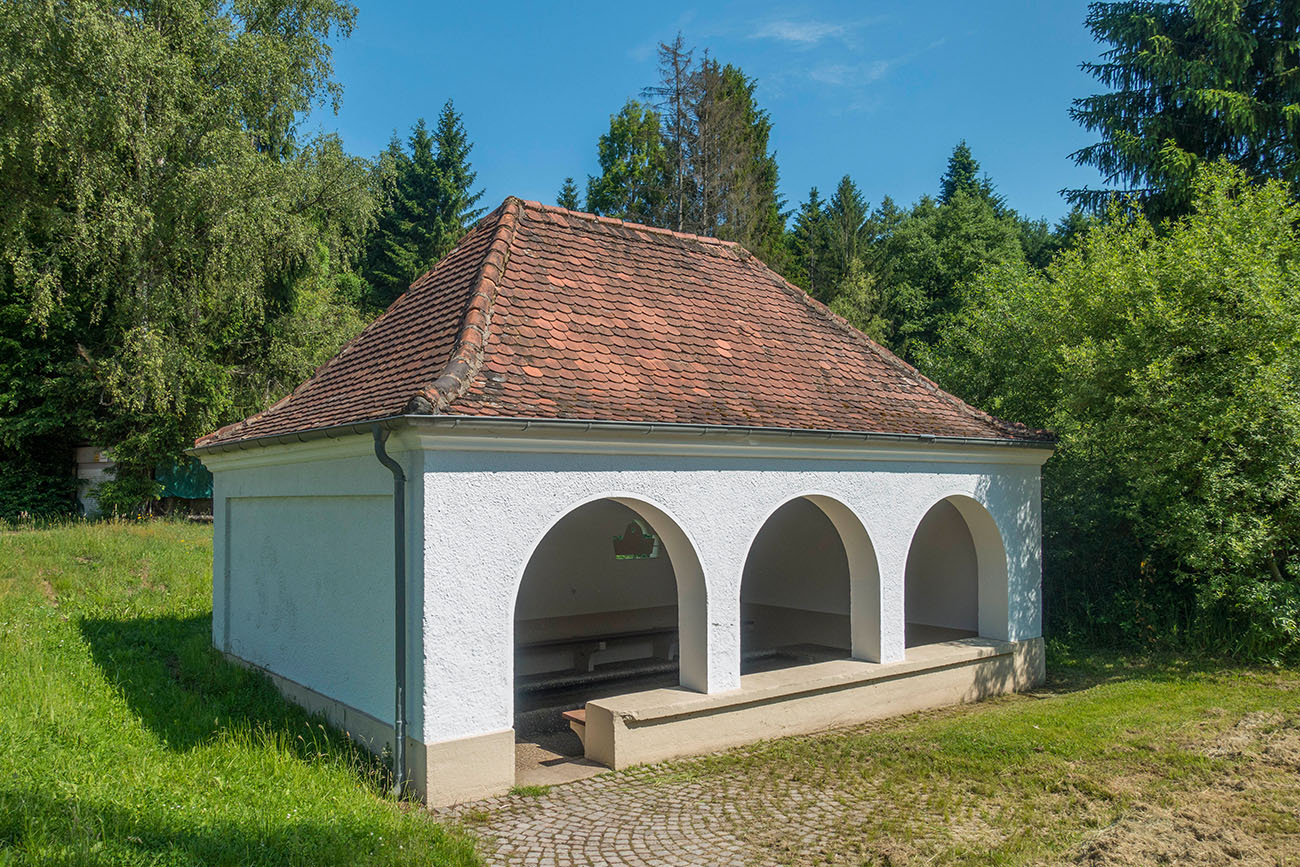 Am alten Waschhaus in Oberwürzbach 