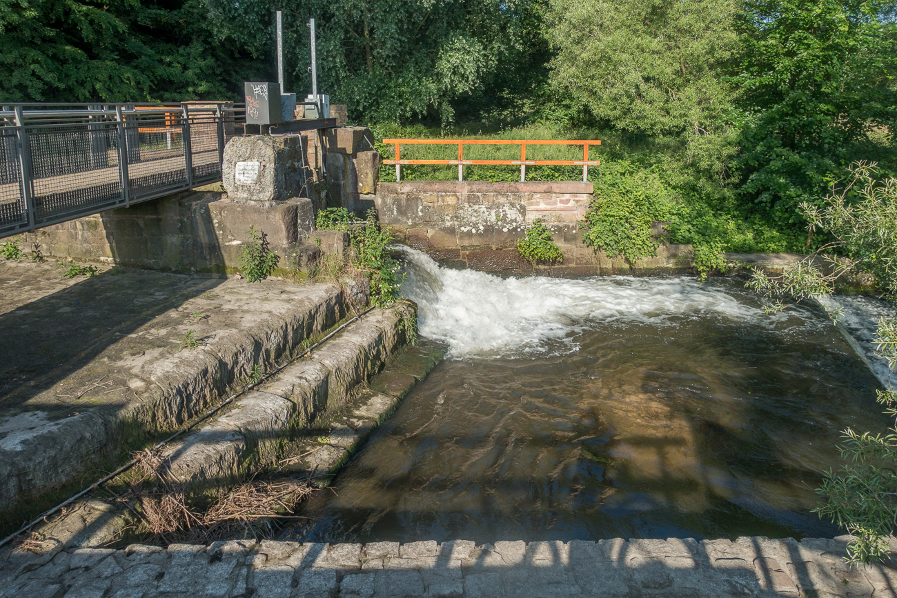 Wehr mit Fischtreppe