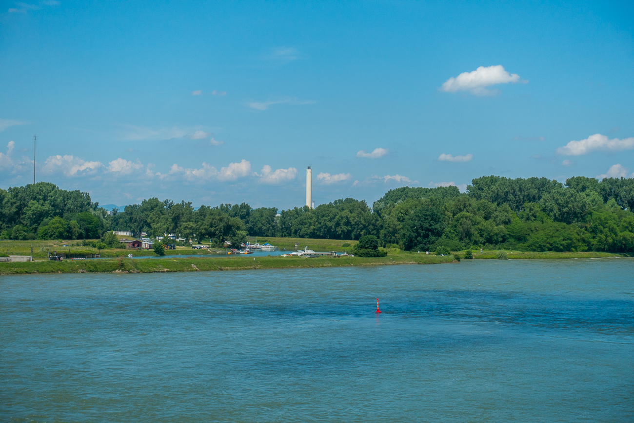 Über den Rhein zurück