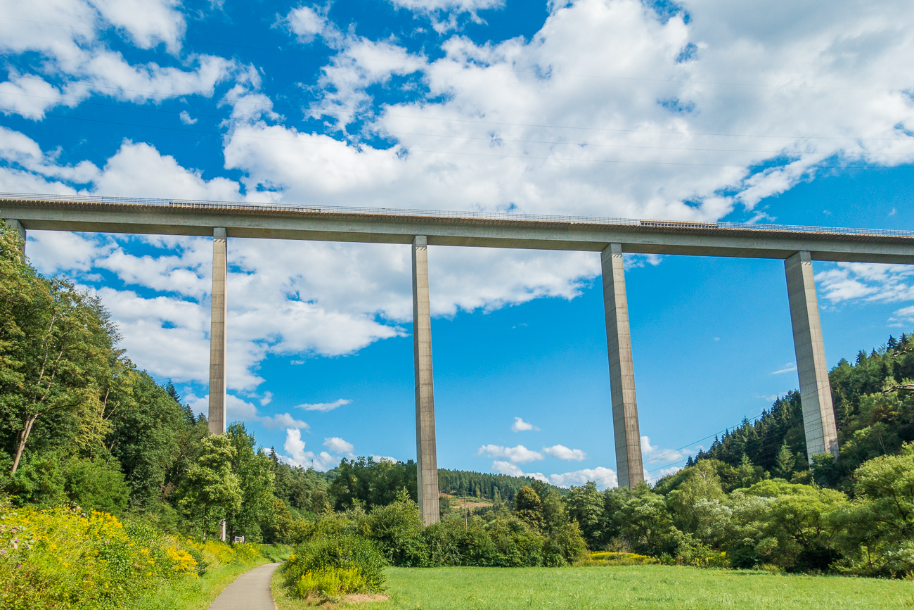 Autobahnbrücke A62