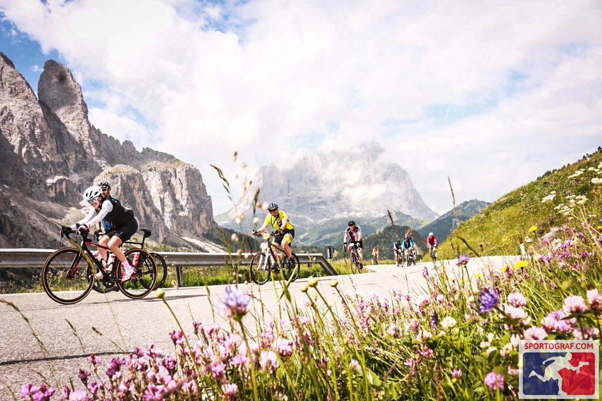 Nun geht es zum Grödner Joch hinauf