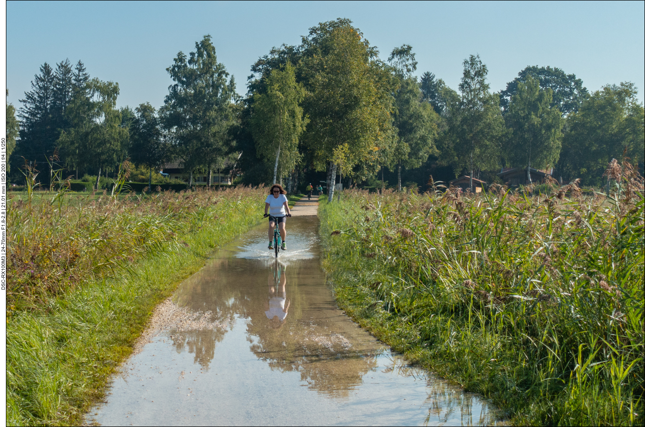 Die reichlichen Regenfälle in den Wochen zuvor hinterließen noch einige überschwemmte Wege