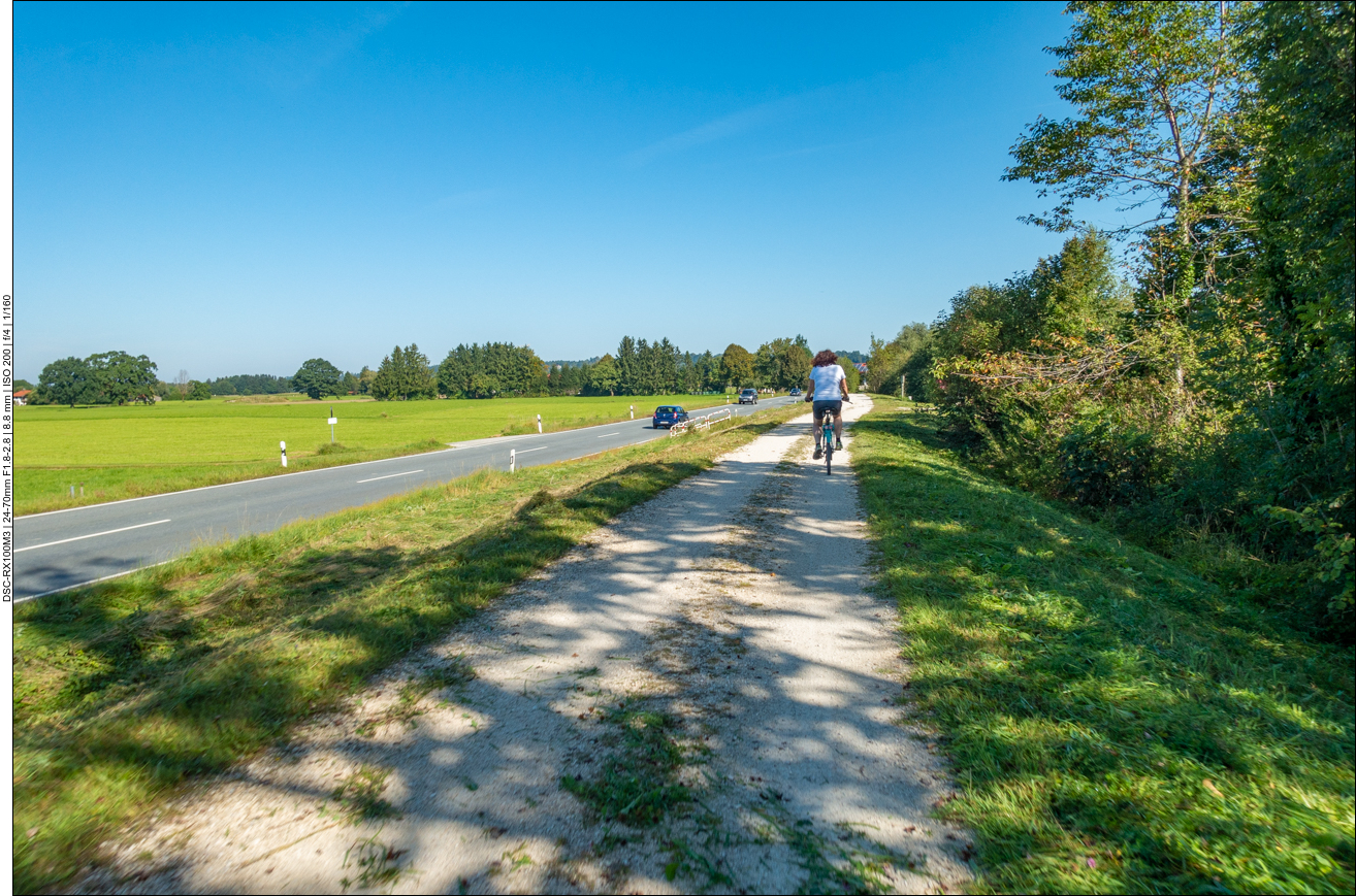 Auf dem Damm an der Tiroler Ache