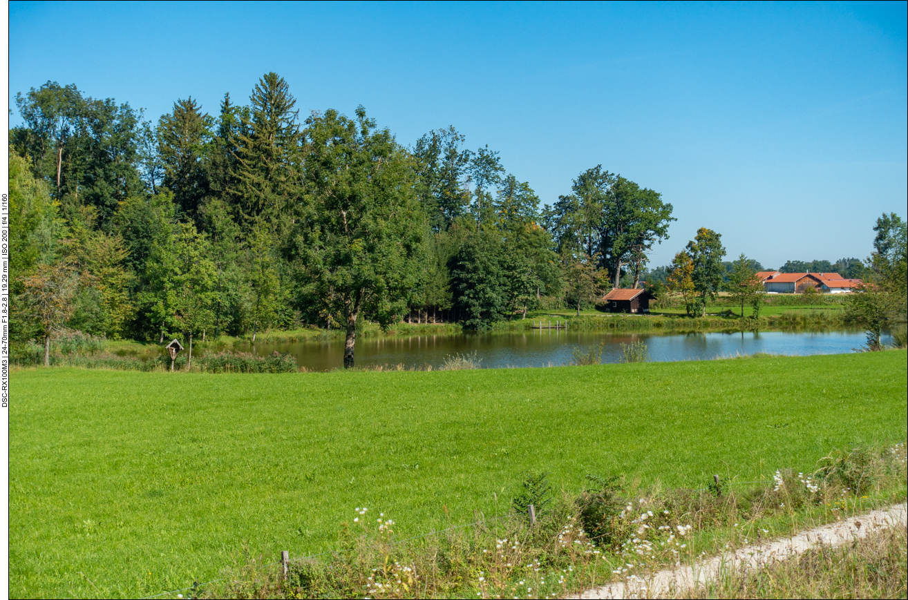 Schön gelegener Weiher