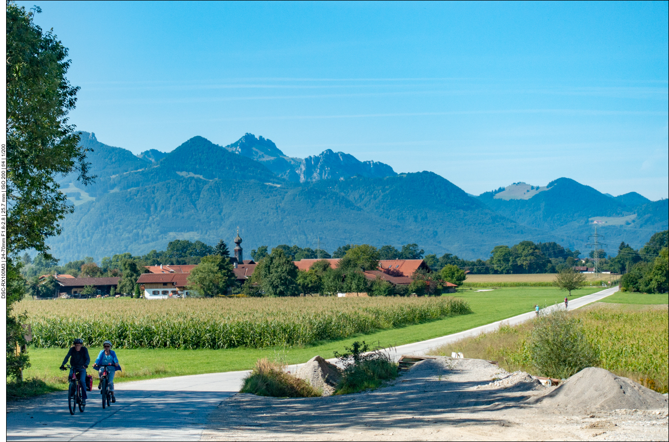 Radweg durch eine reizvolle Landschaft