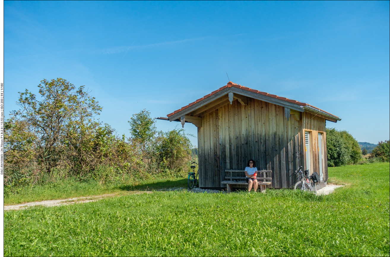 Rast im Schatten einer Hütte