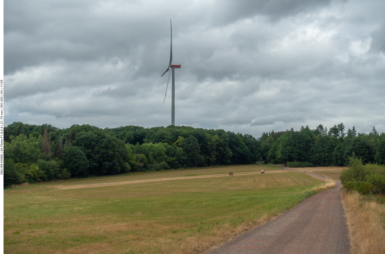 Trotz Wind steht das Windrad still