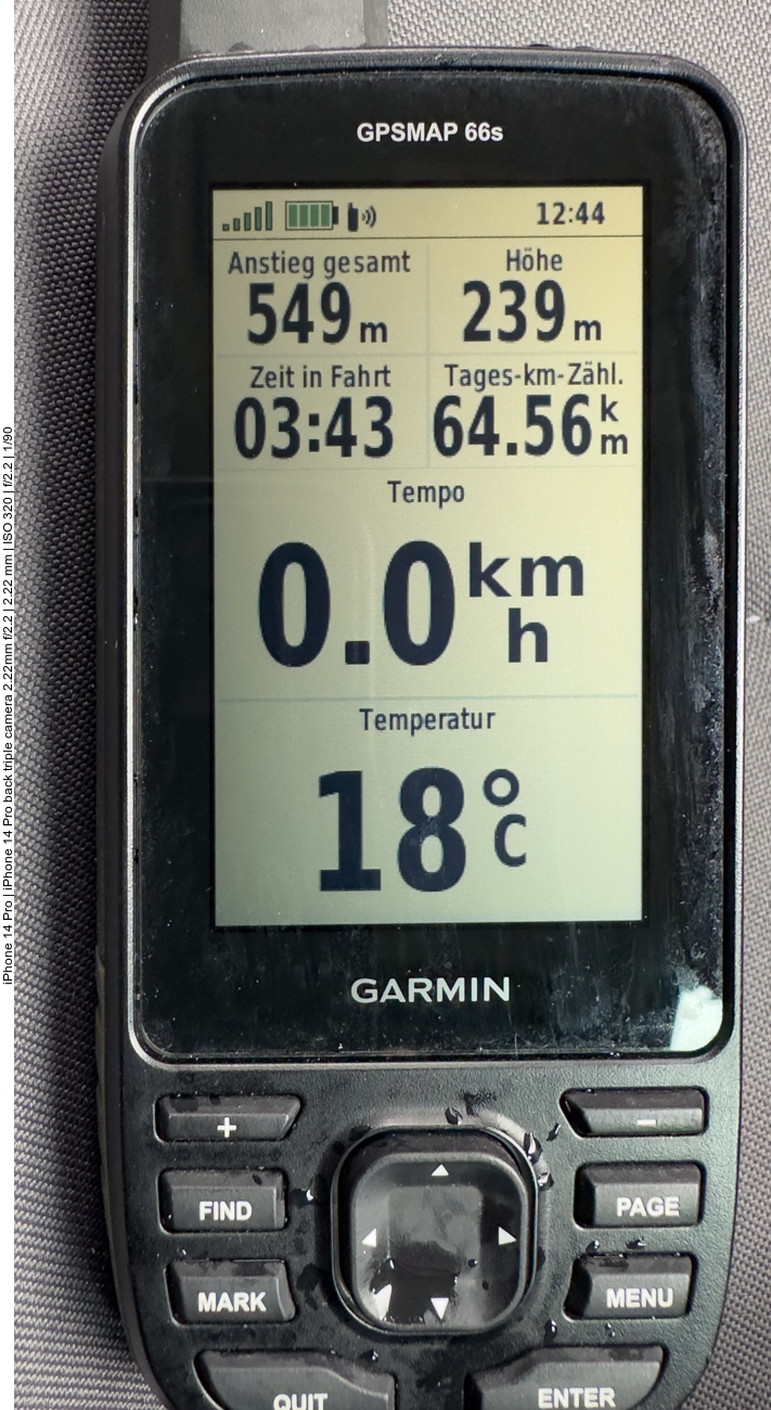 Die Daten nach der Fahrt. Auf der Streckendatenseite sind weniger Kilometer und Höhenmeter aufgeführt, weil ich einen Verfahrer aus dem Track entfernt habe ... 