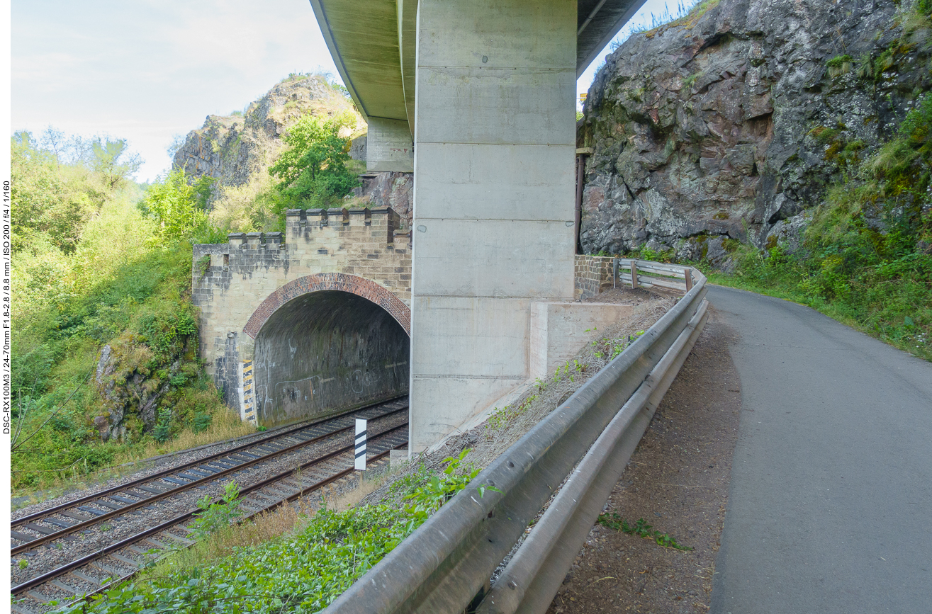 Bahnstrecke, Bundesstraße und Radweg