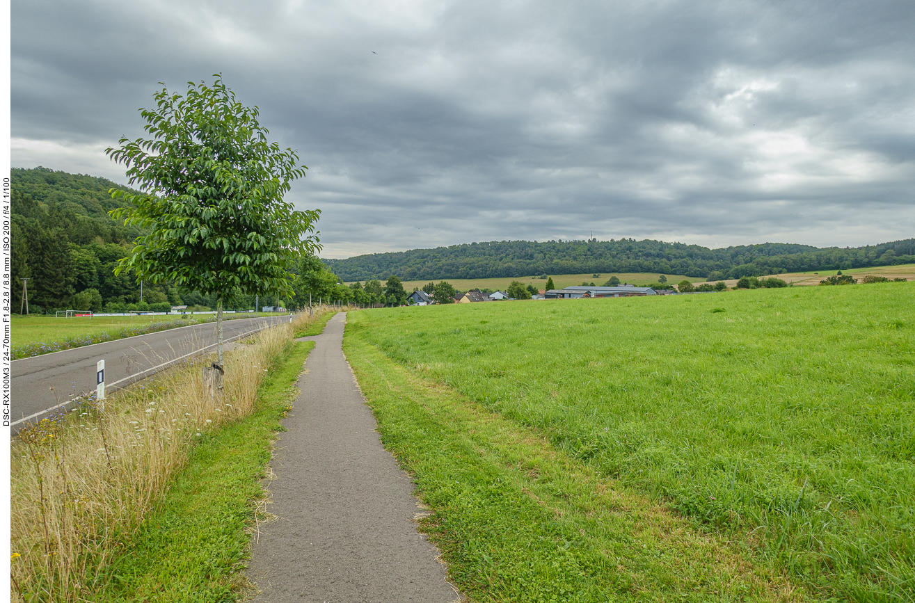 Lieber auf dem schmalen Weg, als auf der Straße fahren