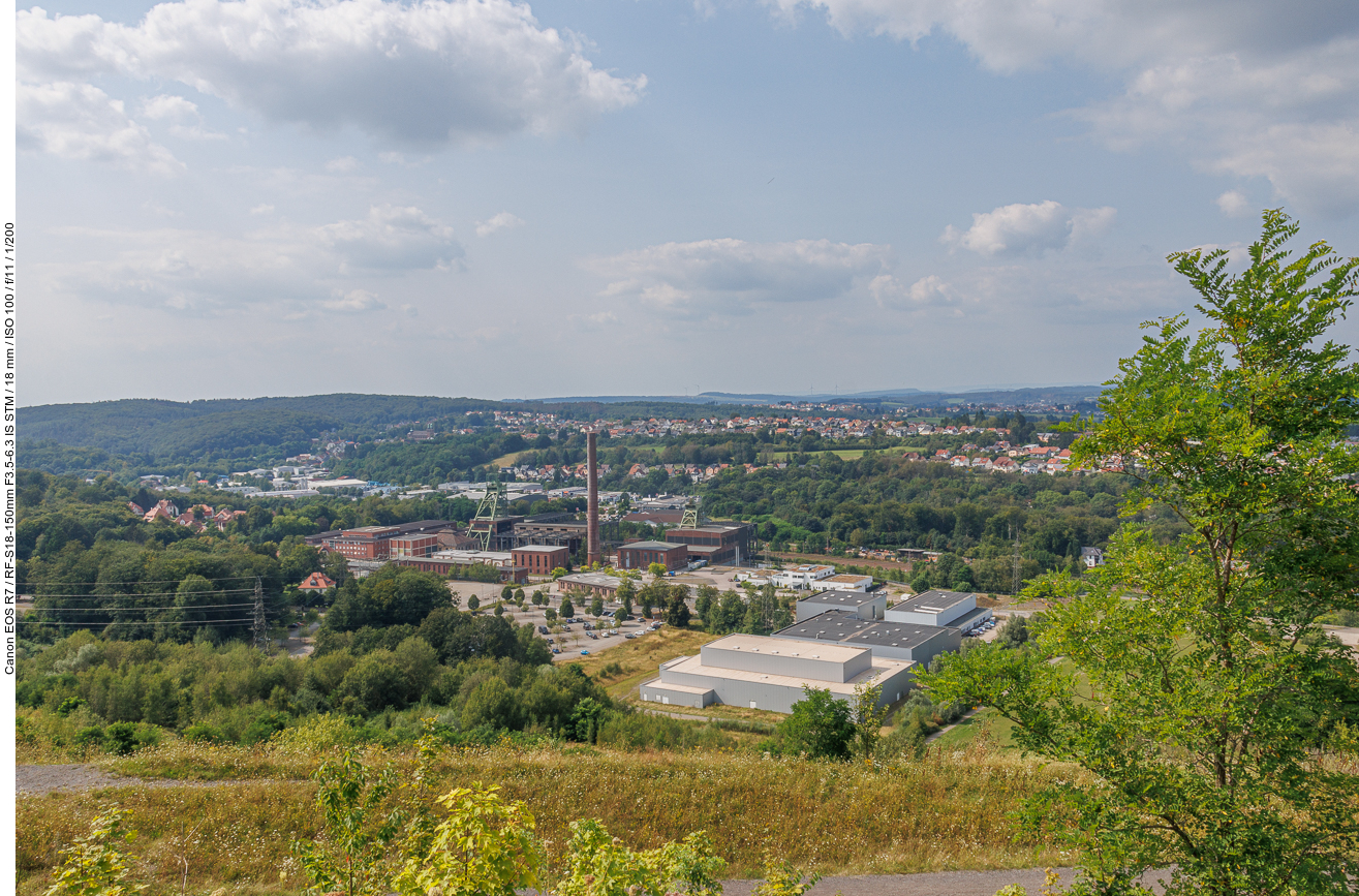 Schotterweg ins Tal