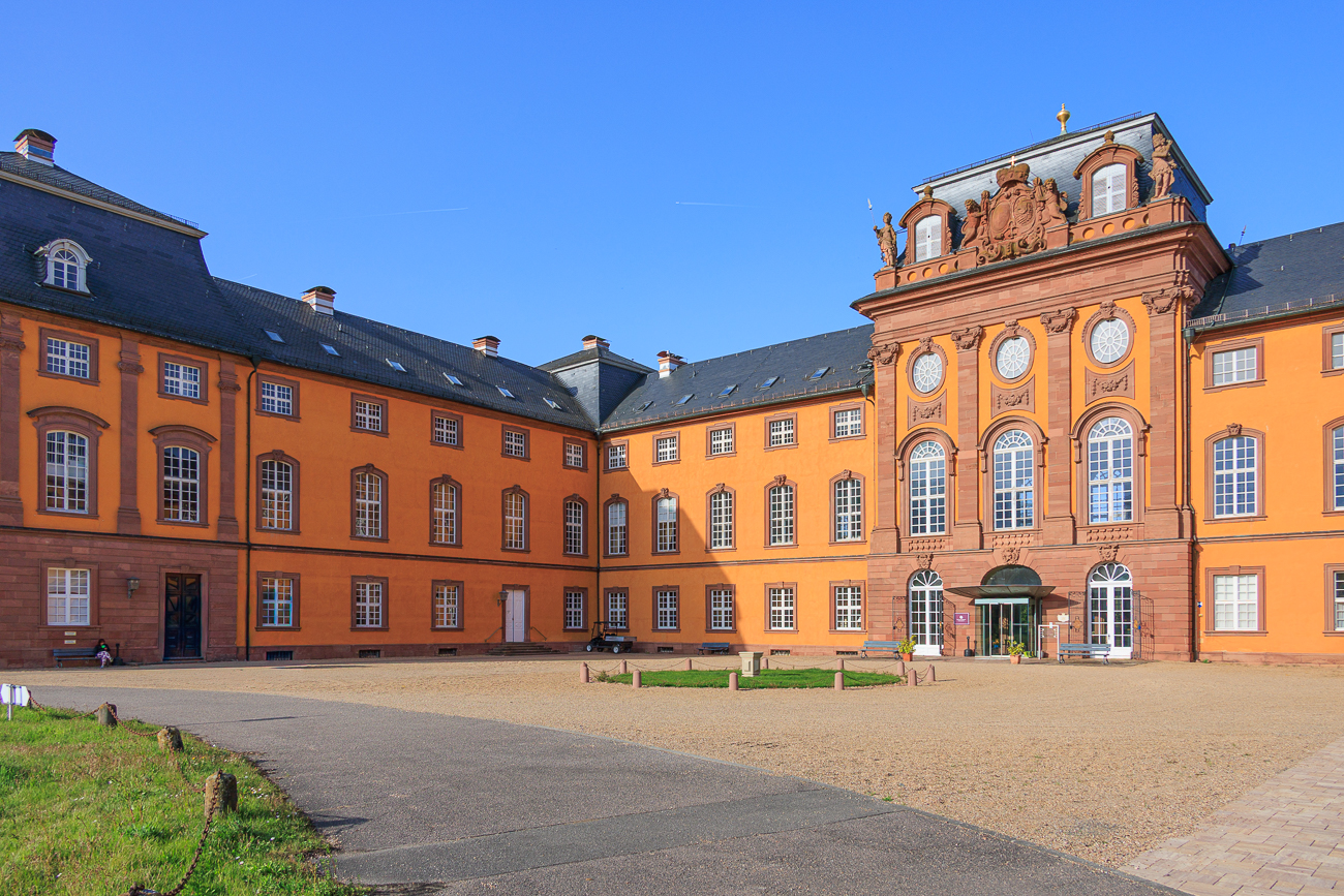 Schloss und Weingut L&ouml;wenstein
