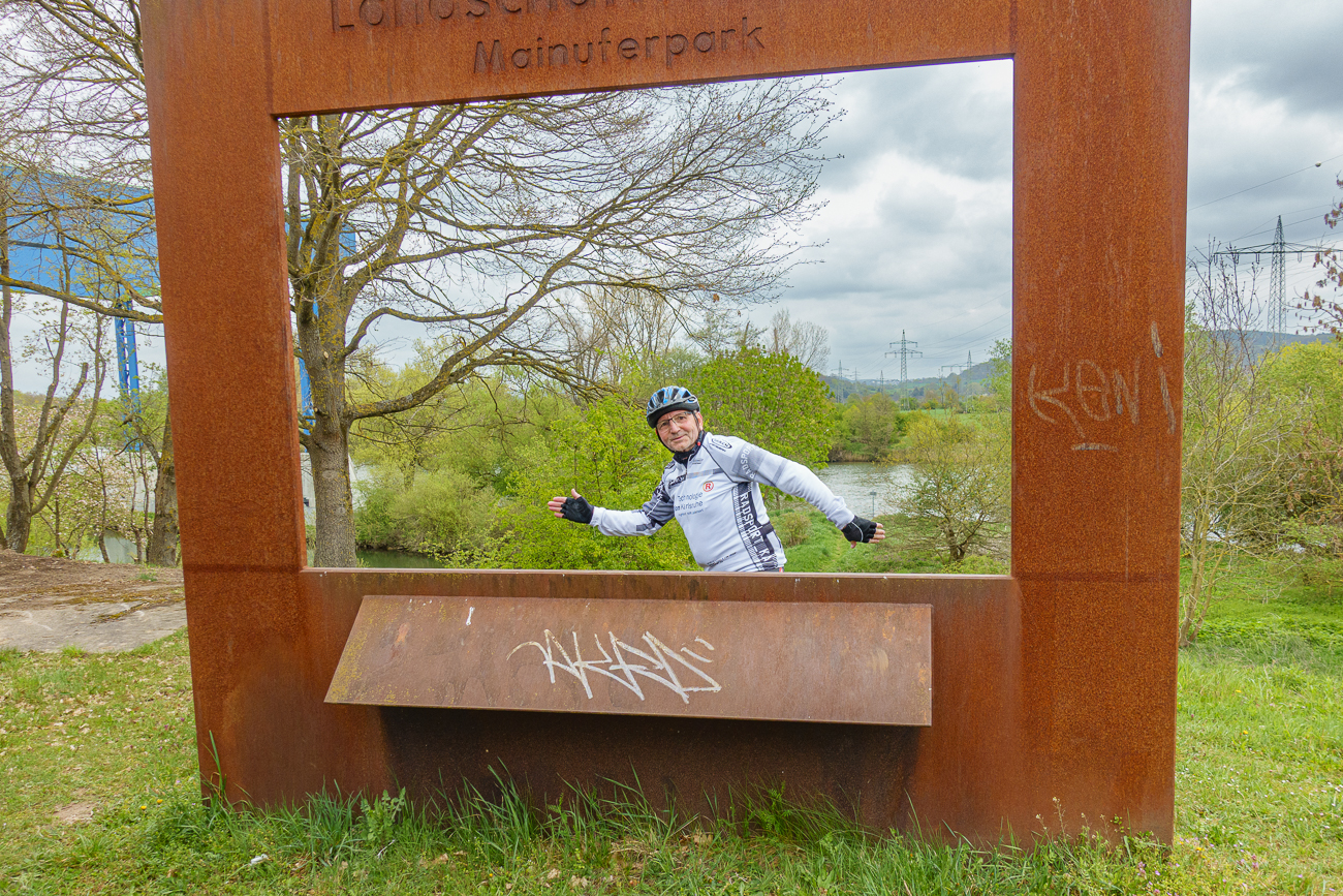 Carlo im Landschaftsfenster