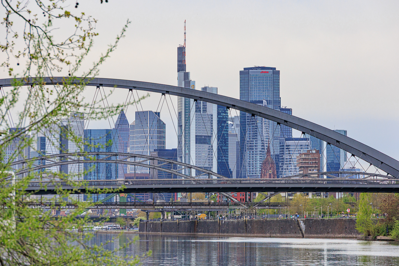 ... stehen ein Haufen hoher H&auml;user