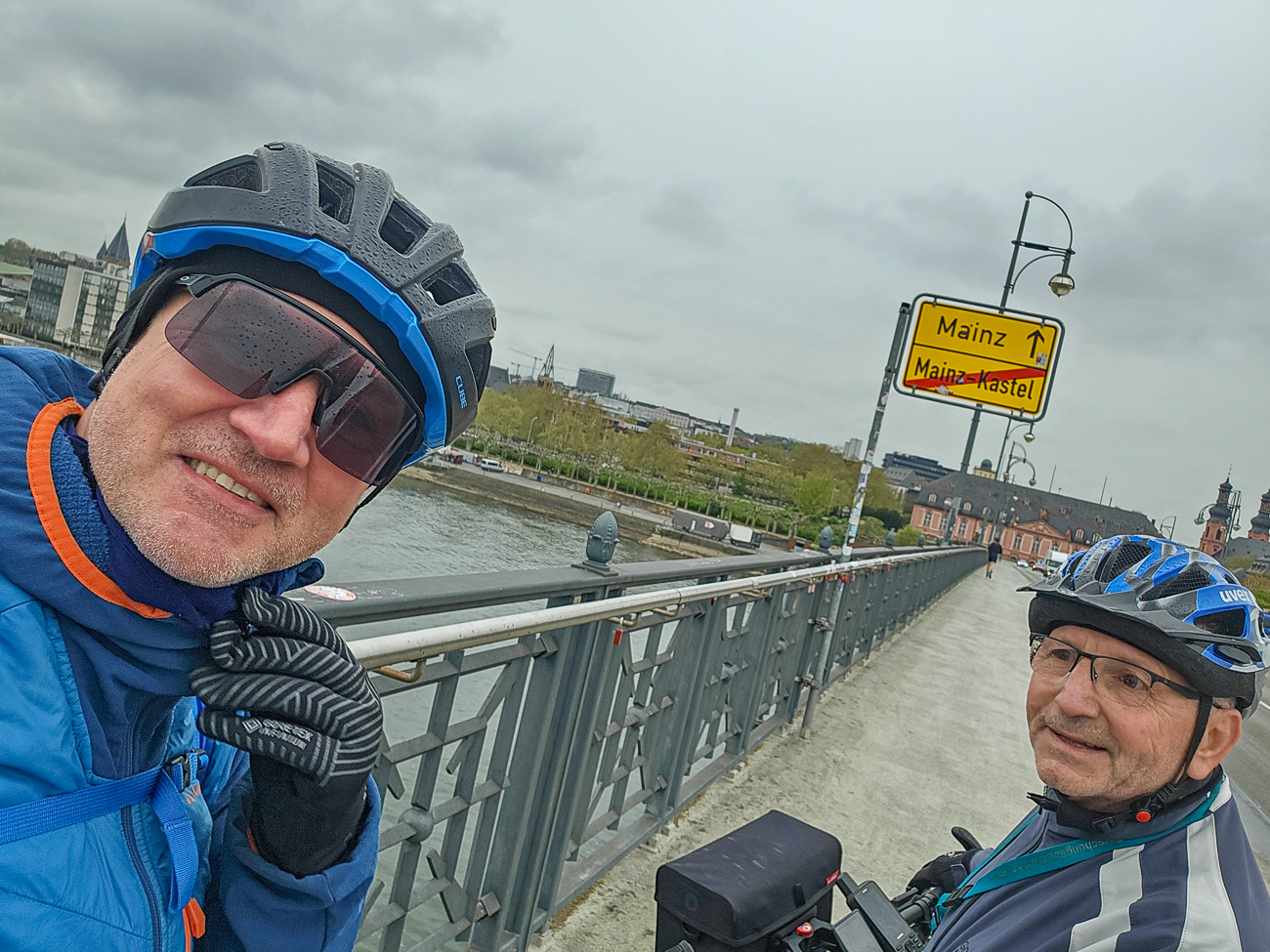 ... doch zuerst machen wir ein Selfie der Ankunft