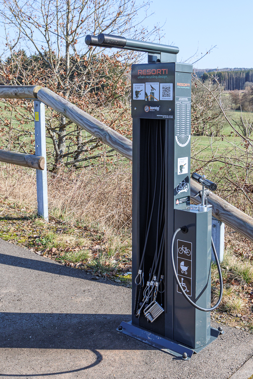 Am dortigen Rastplatz gibt es eine Reparaturstation