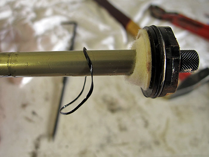 Ein abgeschältes Stück vom O-Ring :-(